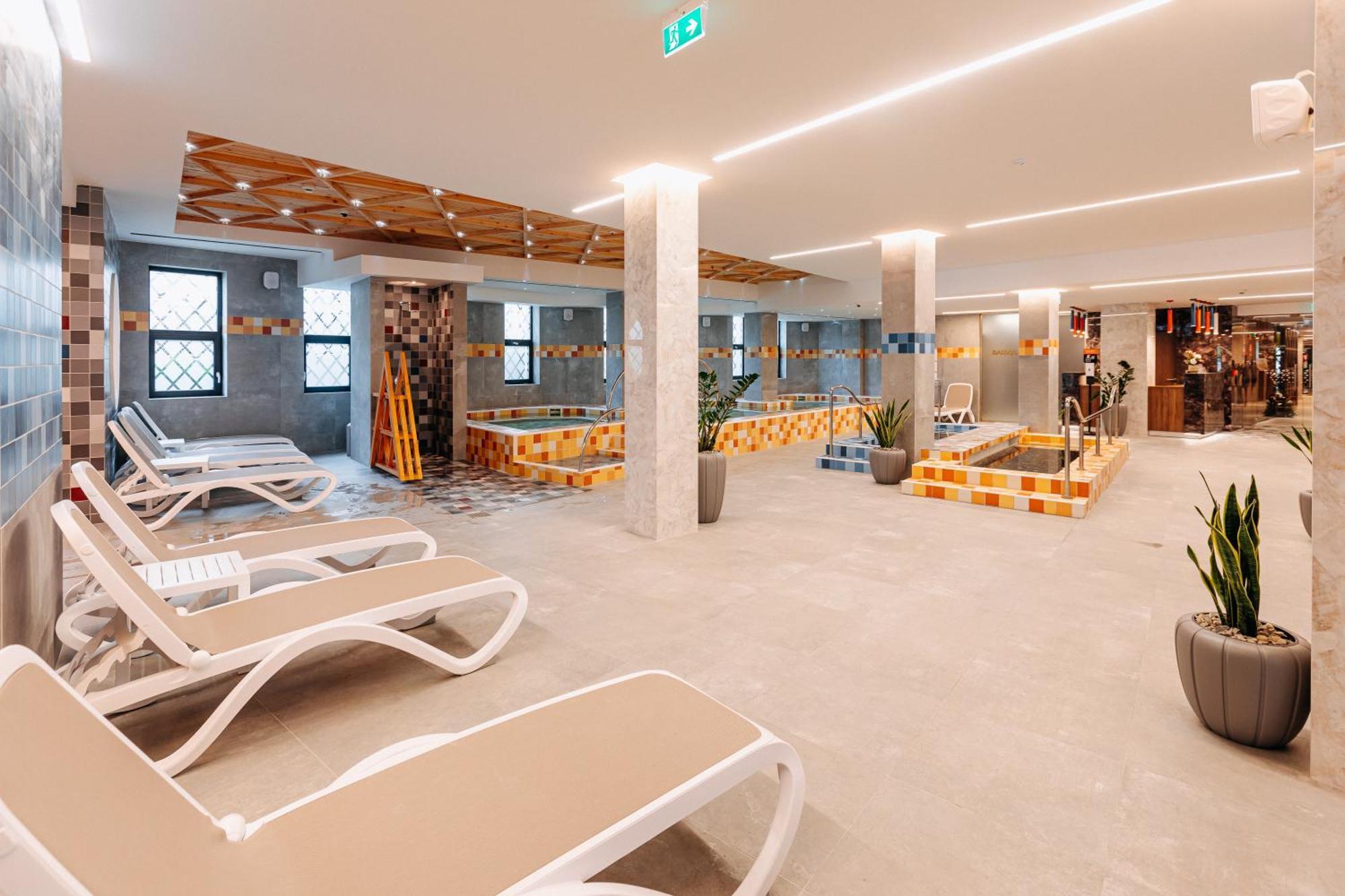 Hotel Crystal Wellness & Spa Superior Sovata Eksteriør bilde